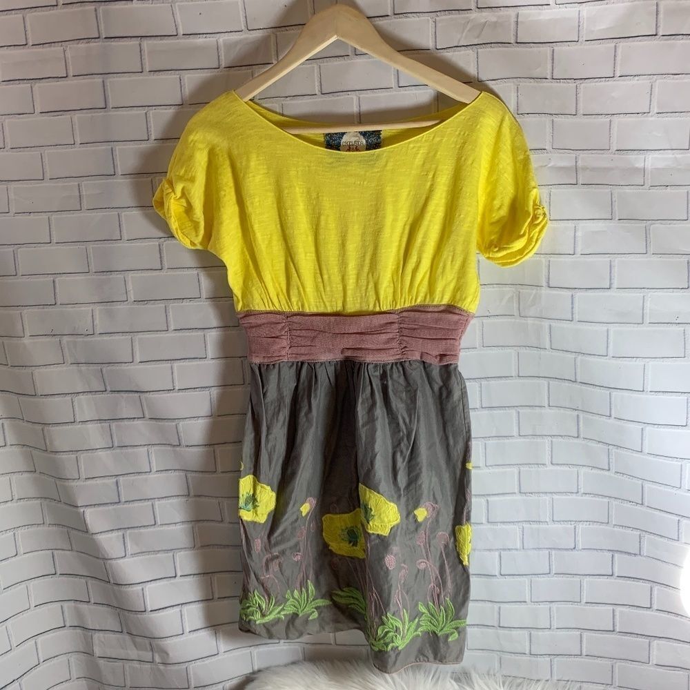 Chelsea &‎ Violet Embroidered Skirt Mini Dress Sz S
